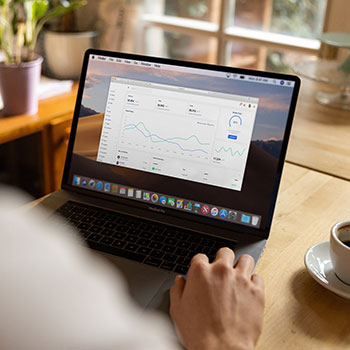 爱游戏中国-曼联正式宣布签约逆天前锋，转会市场火热，曼联引进前锋