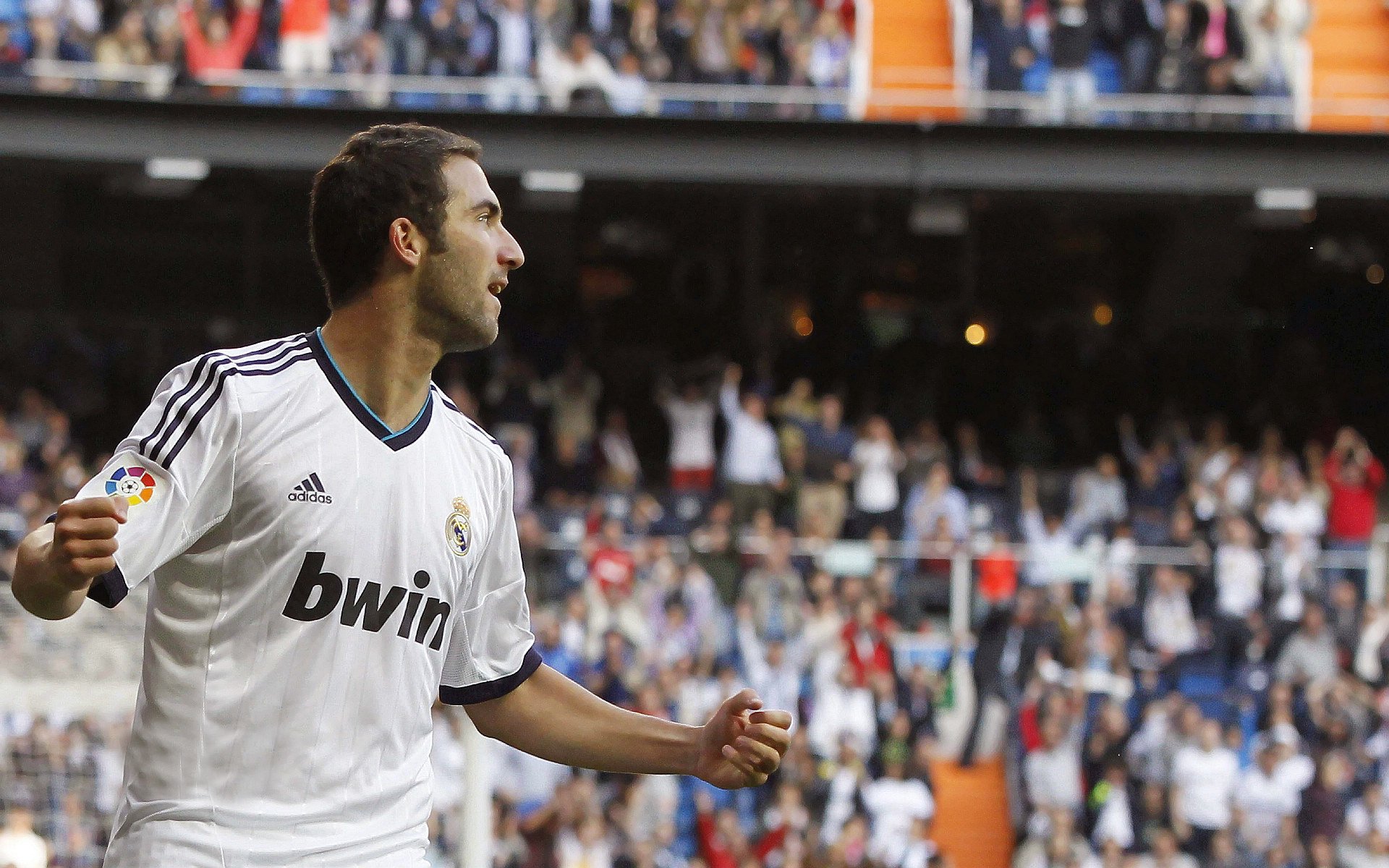 球队主场氛围是否影响裁判判罚,球队主场是什么意思