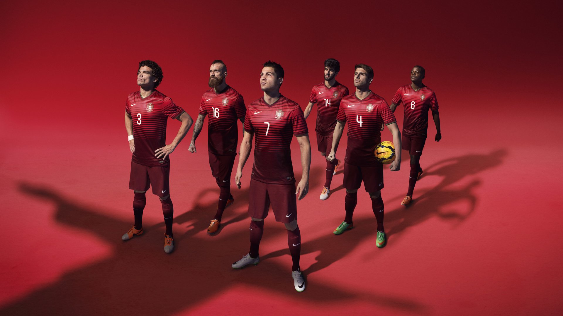 爱游戏入口-西甲中锋连续破门，助球队稳坐榜首，西甲最佳中卫